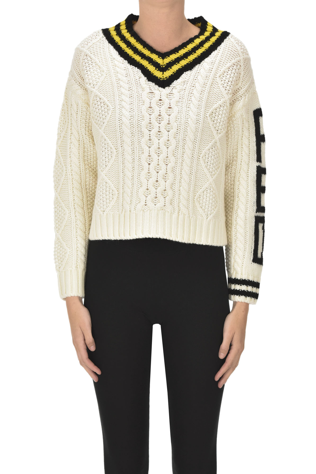 Pullover stile college