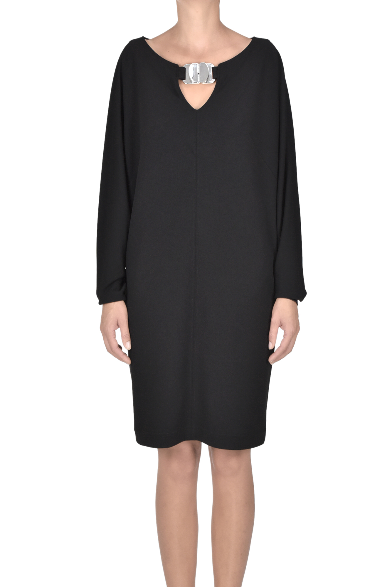 Abito con dettaglio frontale