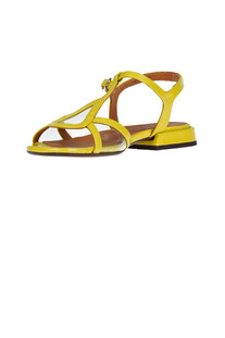 Sandali Tumach Chie Mihara