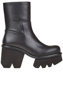 Hanne boots Paloma Barcelò