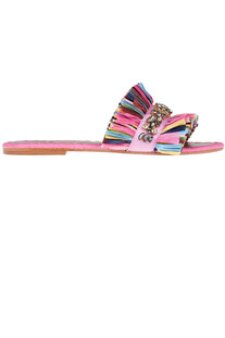Ava slides De Siena